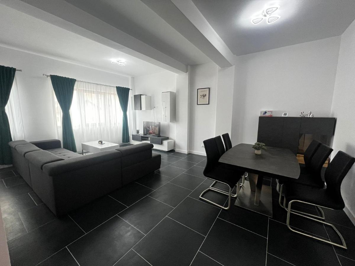 Marvellous Aparthotel With Master Apartments 苏恰瓦 外观 照片
