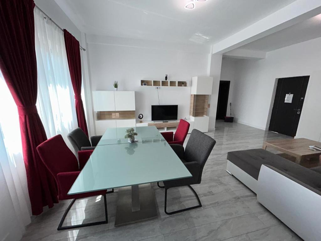 Marvellous Aparthotel With Master Apartments 苏恰瓦 外观 照片